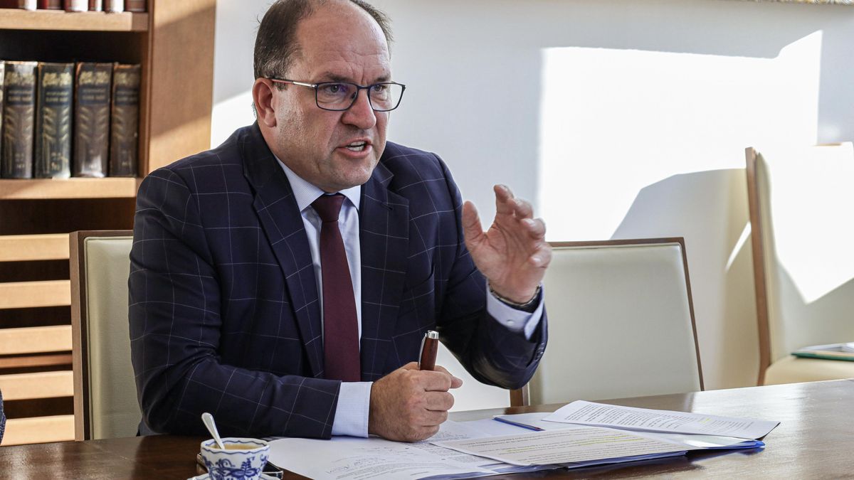 Rakušan i Výborný připouští předložení rozpočtu. Pokud brzy nebude vláda